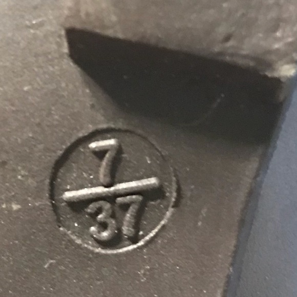 Gray heeled boot!! - Picture 4 of 4